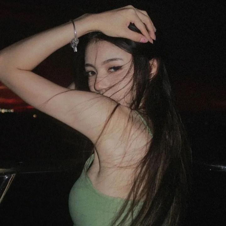 推动摇篮的手